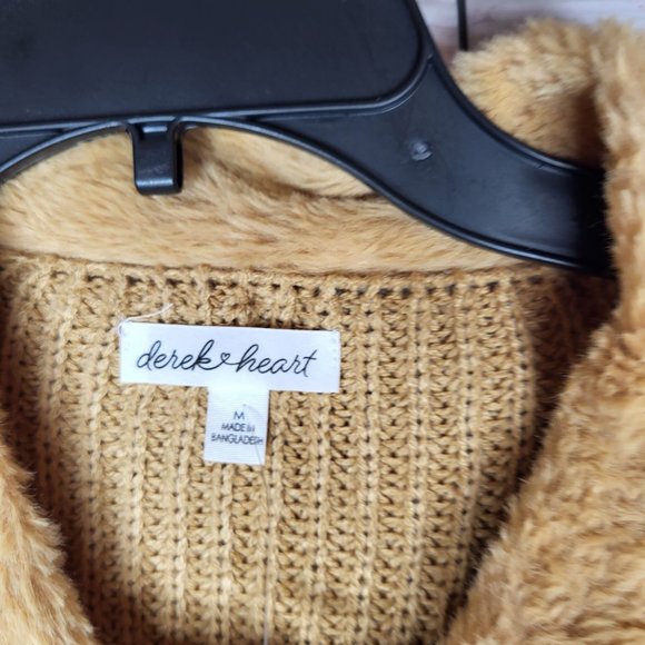 New‎ Derek Heart Women's Sweater Size Medium Brown Long Sleeve Button Warm Top - Picture 4 of 16